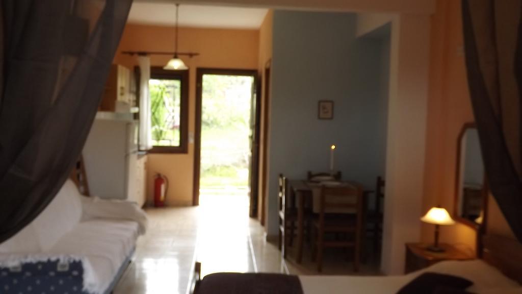 Pefka Studios & Apartments Vourvourou Room photo