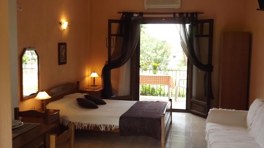 Pefka Studios & Apartments Vourvourou Room photo