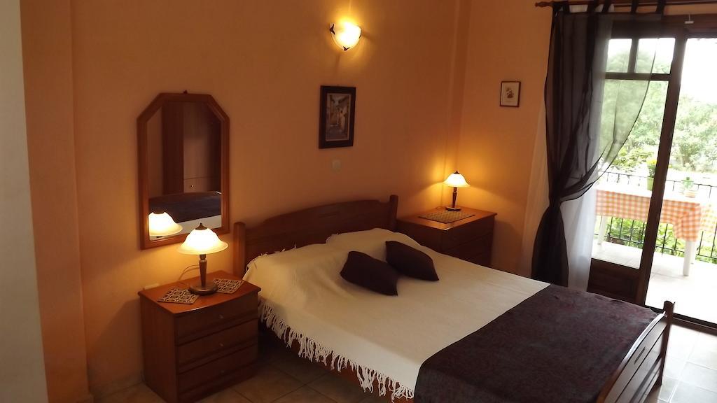 Pefka Studios & Apartments Vourvourou Room photo