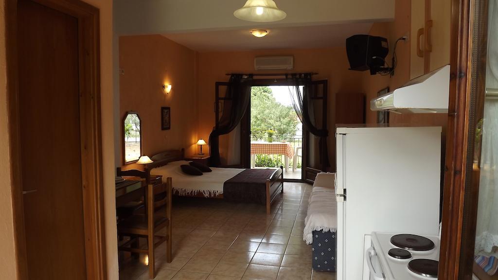 Pefka Studios & Apartments Vourvourou Room photo