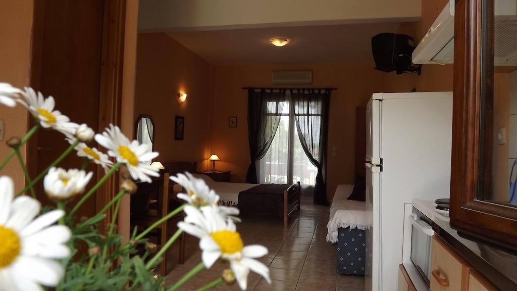 Pefka Studios & Apartments Vourvourou Room photo