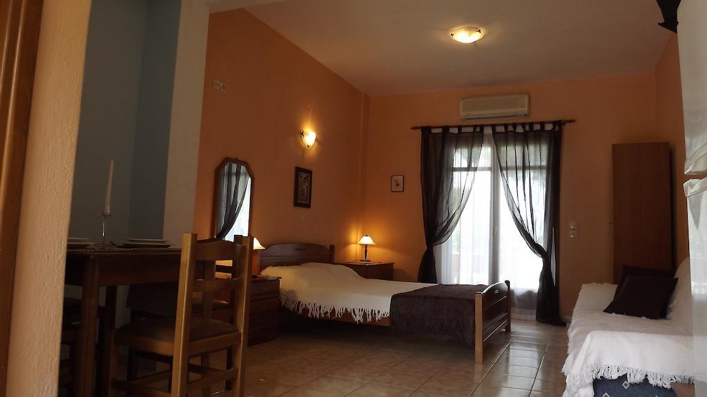 Pefka Studios & Apartments Vourvourou Room photo