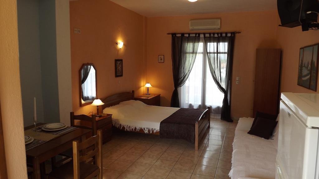 Pefka Studios & Apartments Vourvourou Room photo